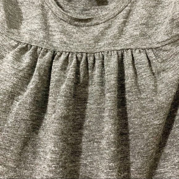 Ann Taylor LOFT Long Sleeve Rounded Neckline Cold Shoulder Gathered Front Top 🩶 - Picture 6 of 8